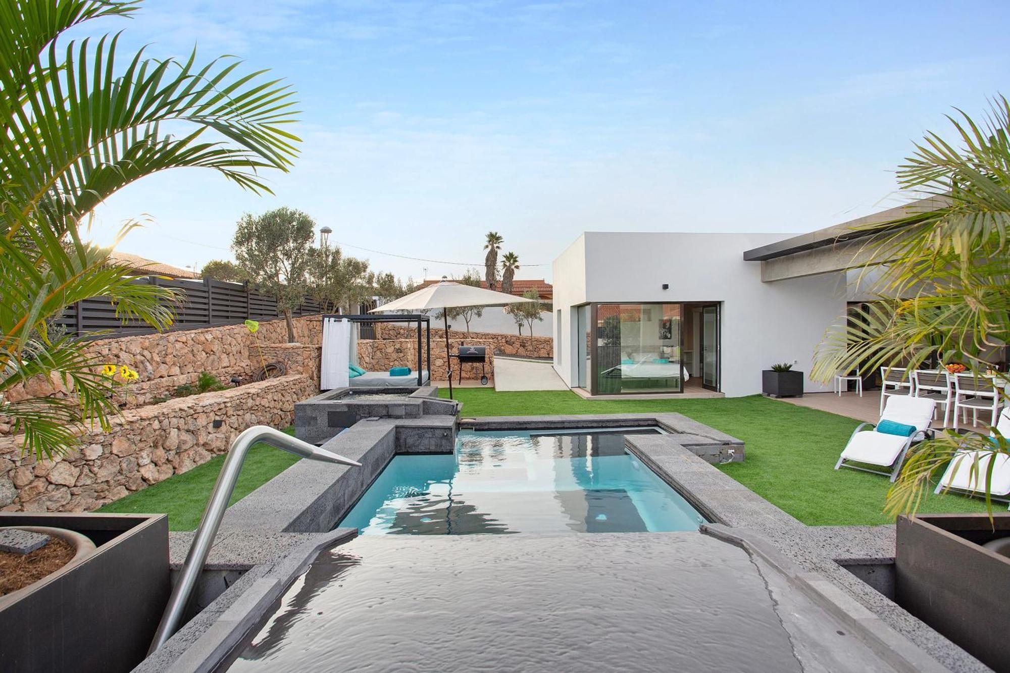 Villa Laian Triquivijate Exterior foto
