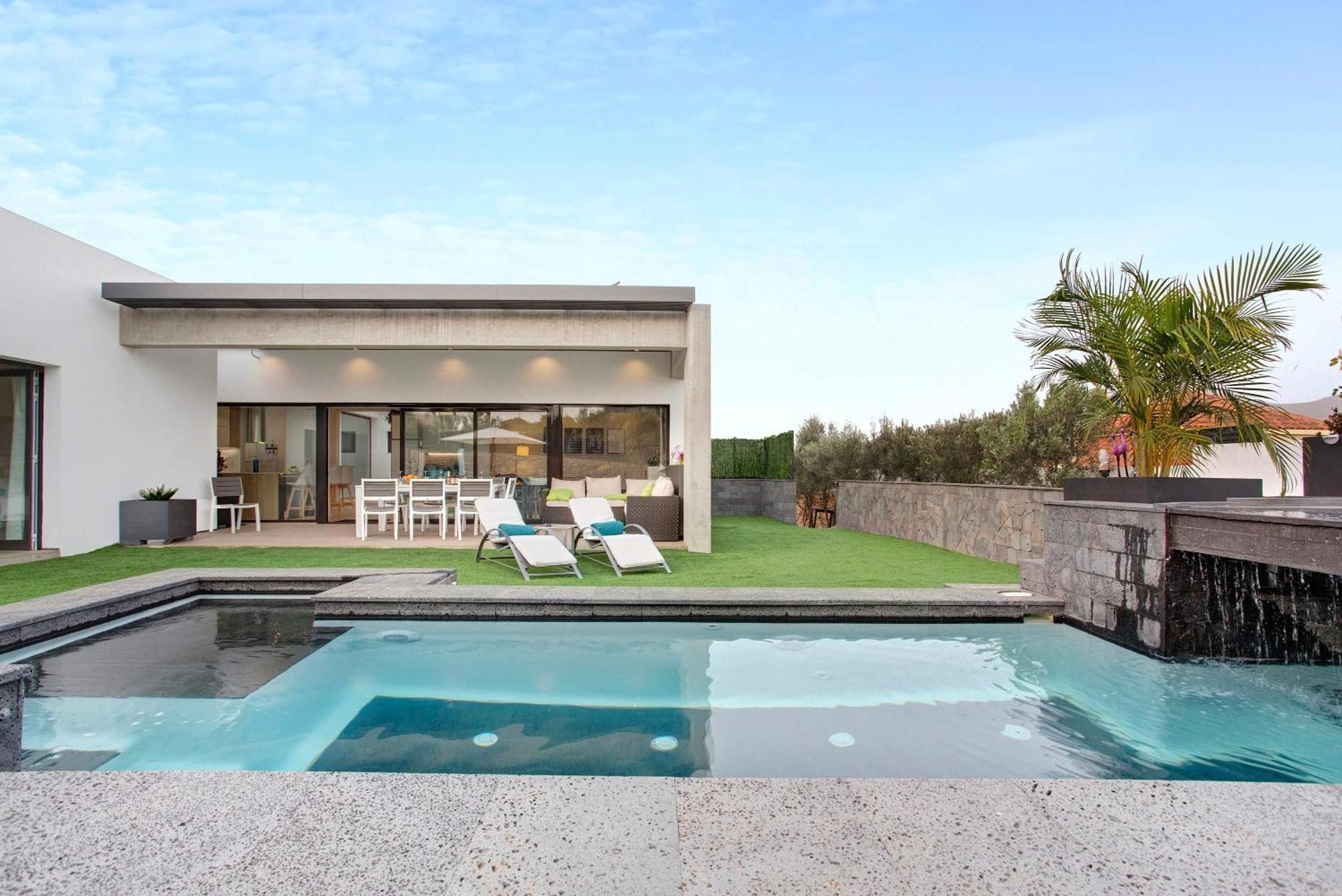 Villa Laian Triquivijate Exterior foto
